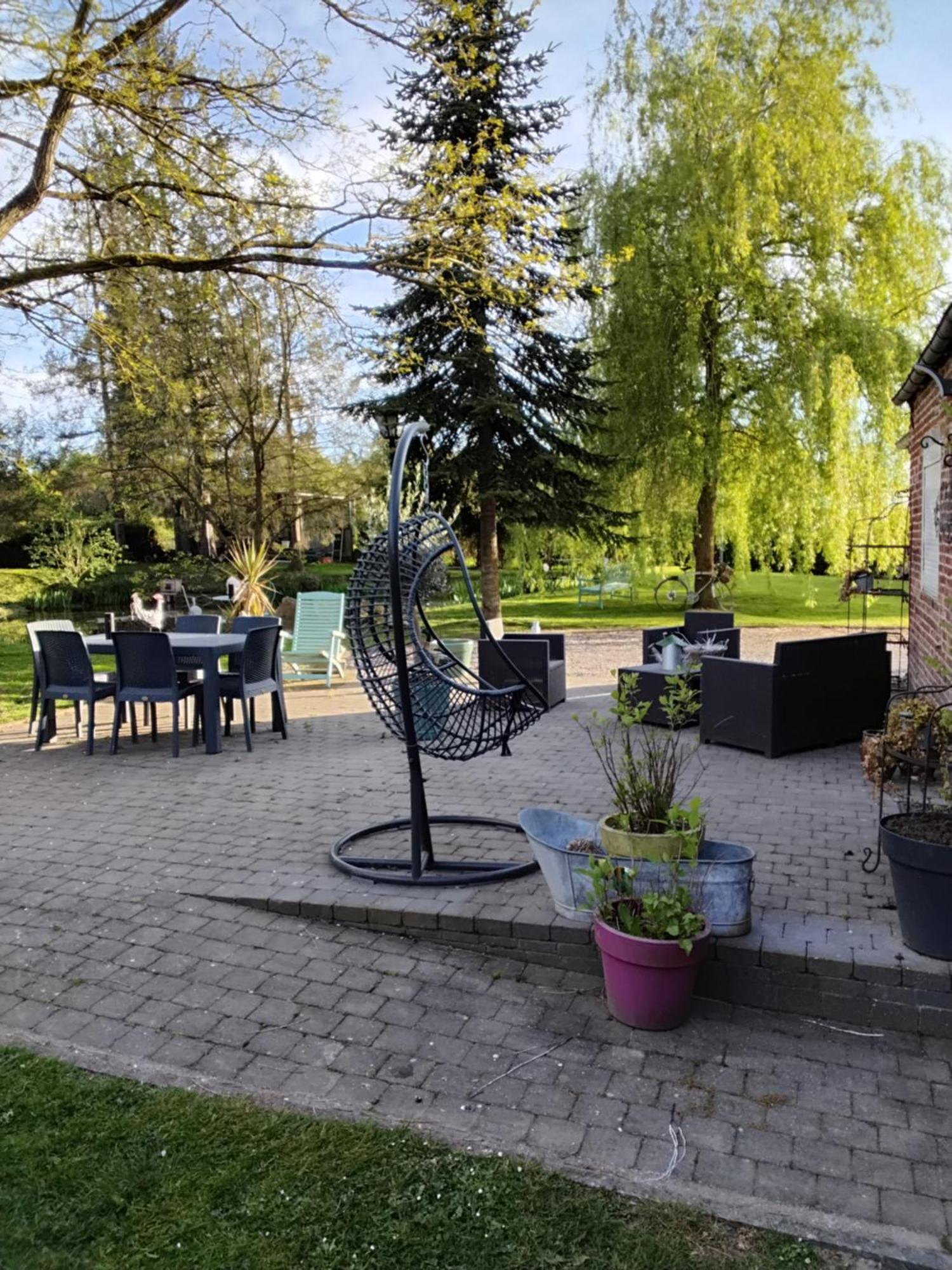 Au Petit Bonheur De Seraphine Saint-Aubin  Kültér fotó